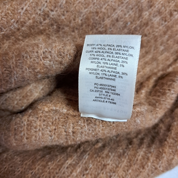 Aritzia The group of Babaton Tessin Oversized cropped knit sweater - Picture 6 of 8